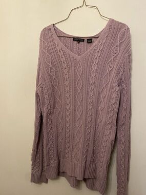 Cable Knit V-Neck Sweater in Lavender Size M